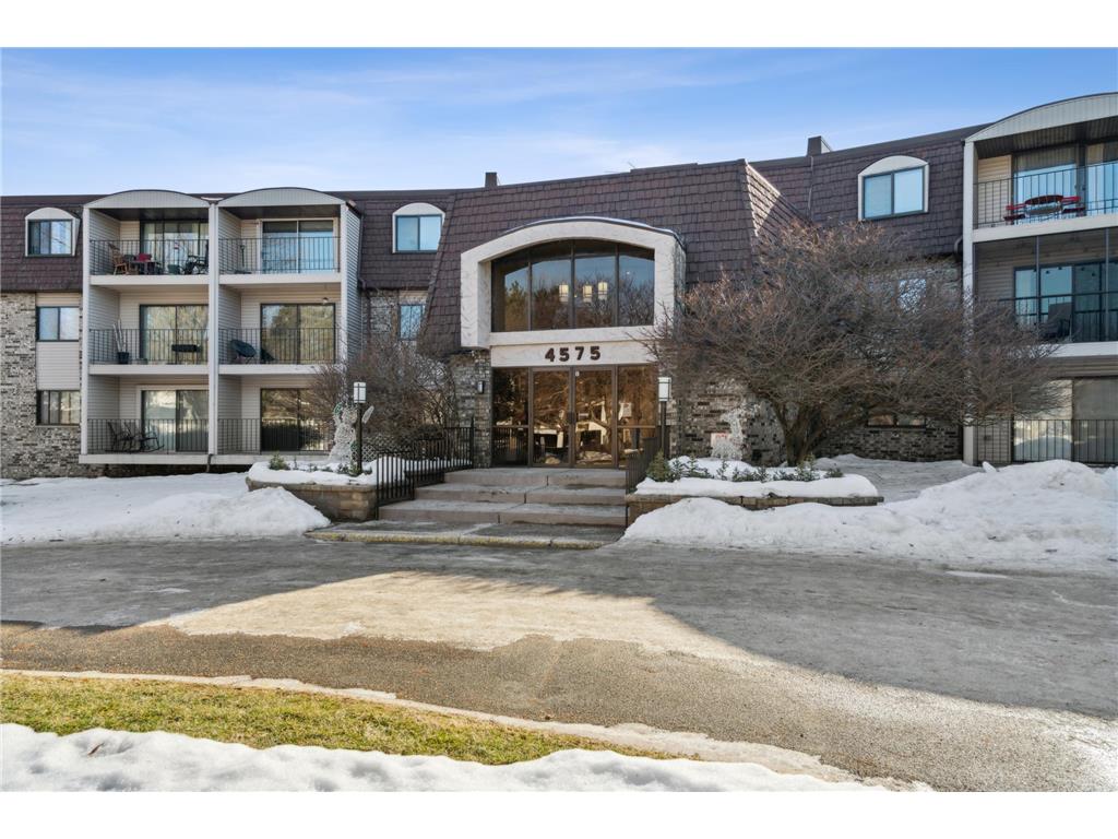 4575 W 80th Street Circle #202 Bloomington MN 55437 6333582 image1