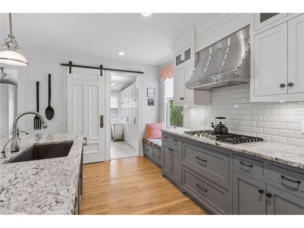 458 Holly Avenue Saint Paul MN 55102 7043538 image12