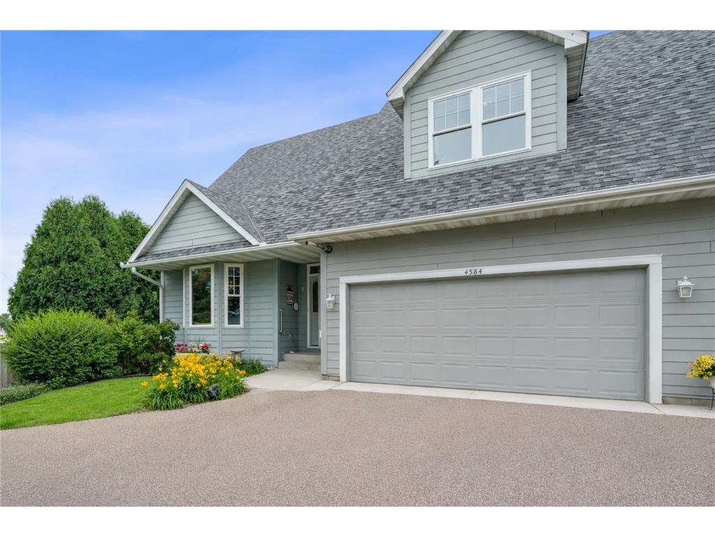 4584 Lake Court White Bear Lake MN 55110 - White Bear 6824549 image1