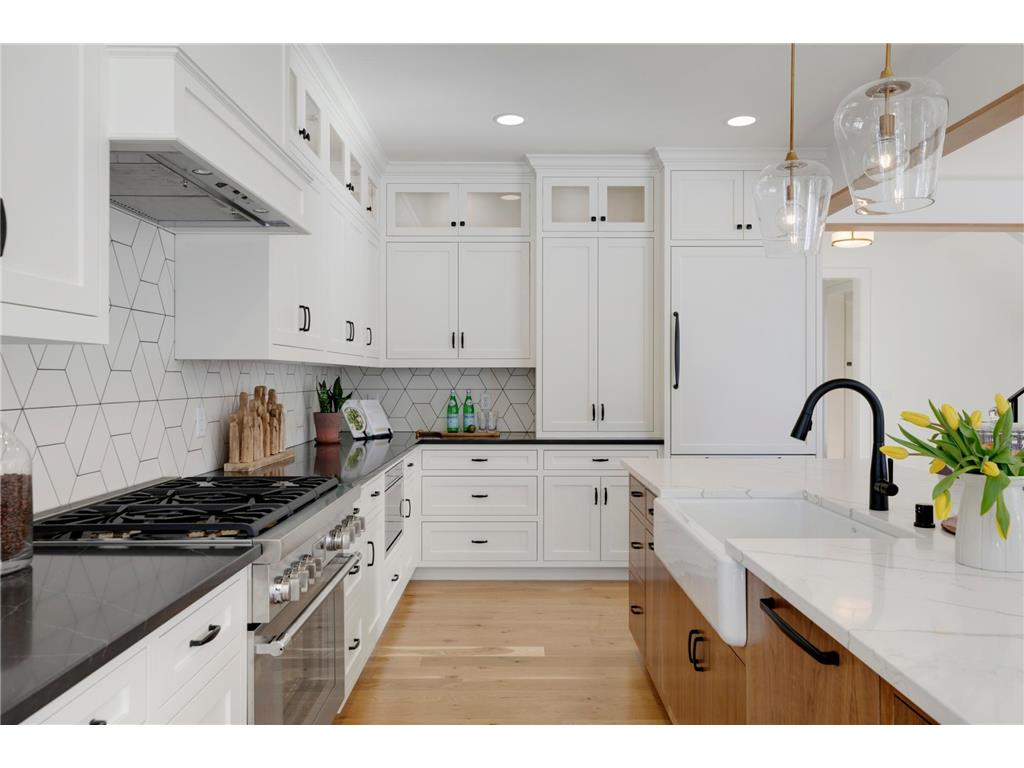 45XX Parkside Ln Edina MN 55436 7018761 image3