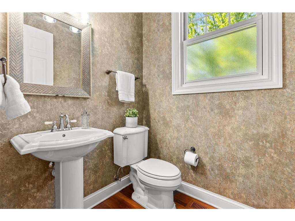 460 3rd Street Excelsior MN 55331 7073841 image16