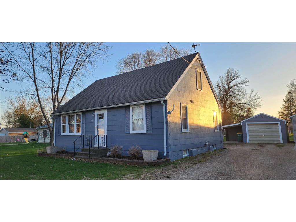 460 Center Avenue S Glenville MN 56036 6364363 image1