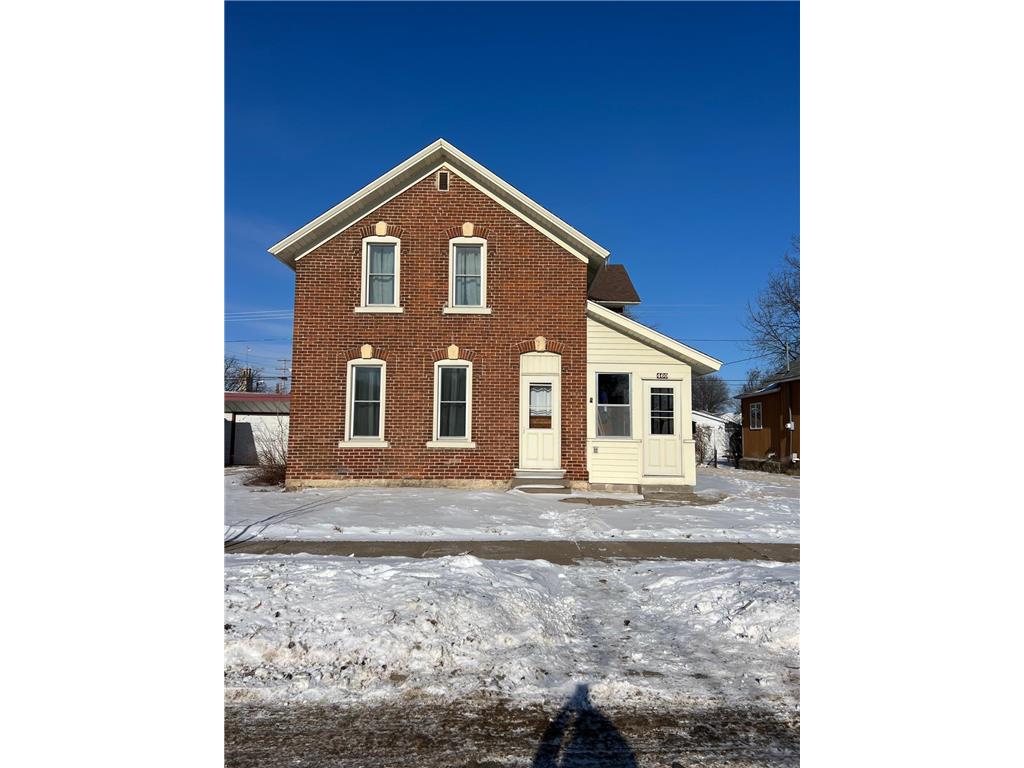 460 E Sanborn Street Winona MN 55987 7013696 image1