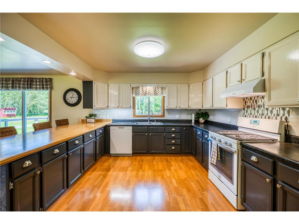 460 Lake Avenue Tenstrike MN 56683 - Gull Lake 7099567 image8