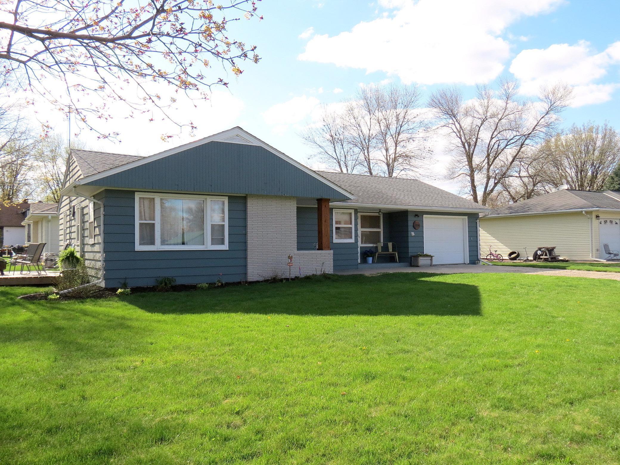 460 S 3rd Street, Bird Island, MN 55310 MLS 5750984 Edina Realty