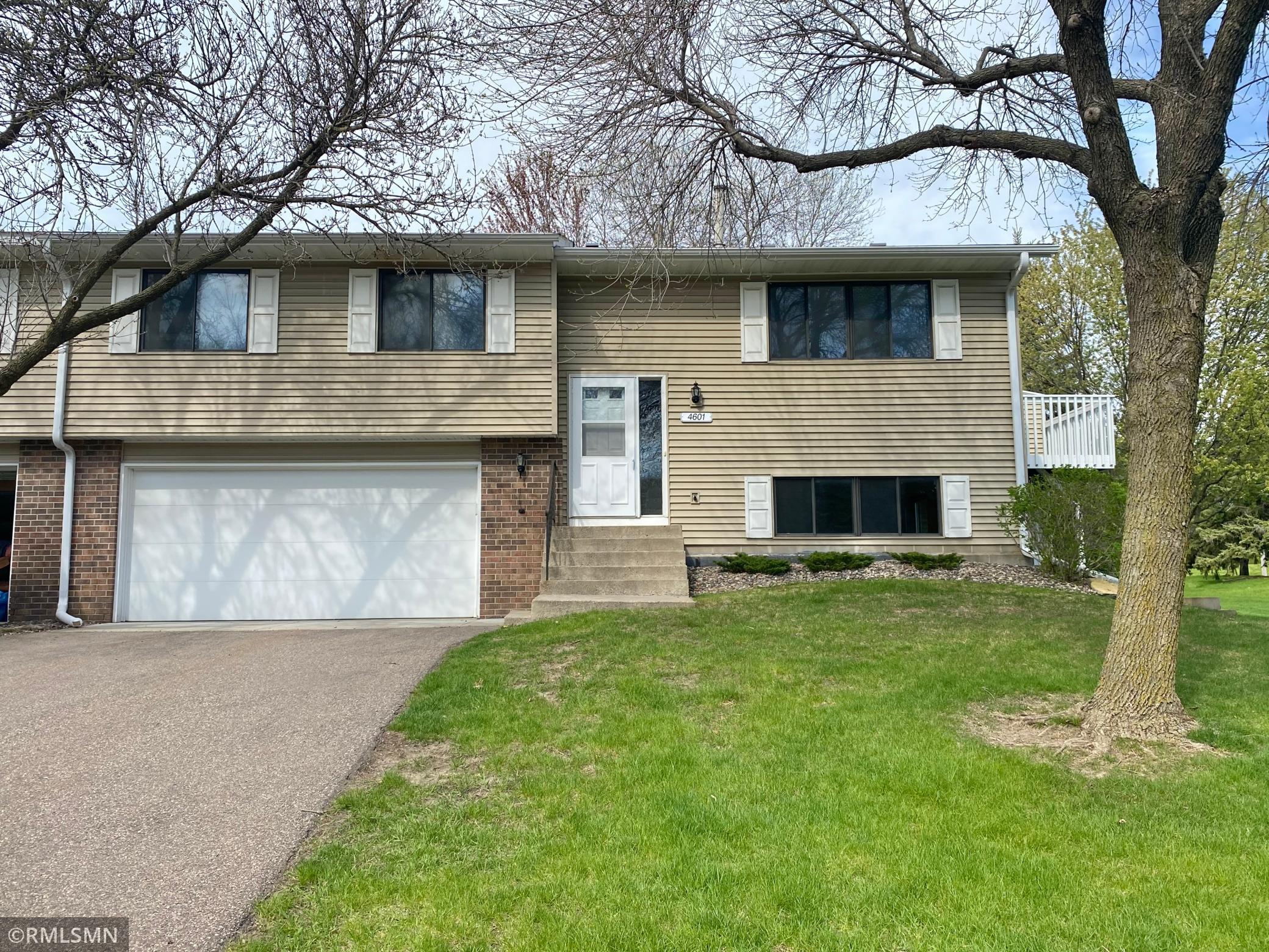 4601 Ridge Cliff Drive, Eagan, MN 55122 MLS 5750601 Edina Realty