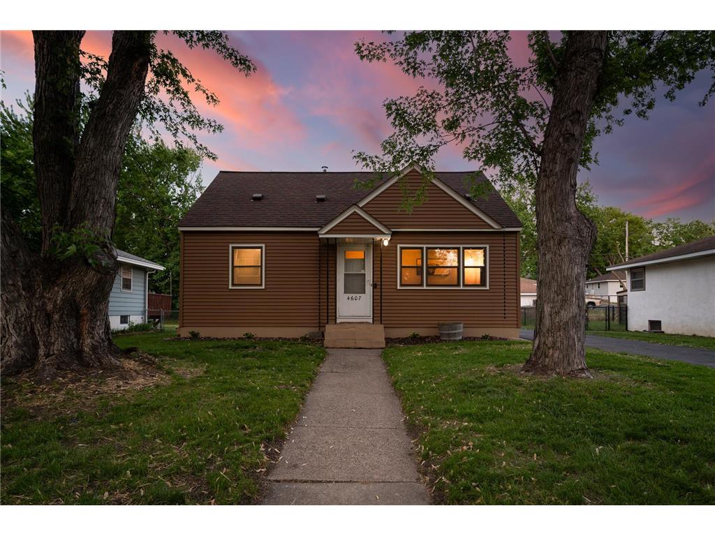 4607 Washington Street NE Columbia Heights MN 55421 7062572 image1