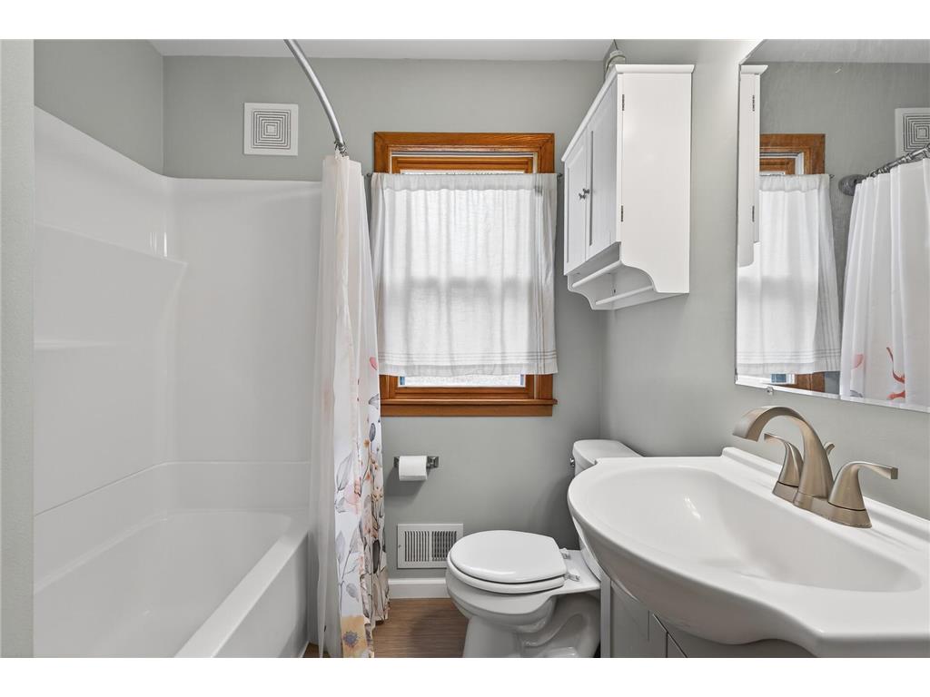 4607 Washington Street NE Columbia Heights MN 55421 7062572 image10