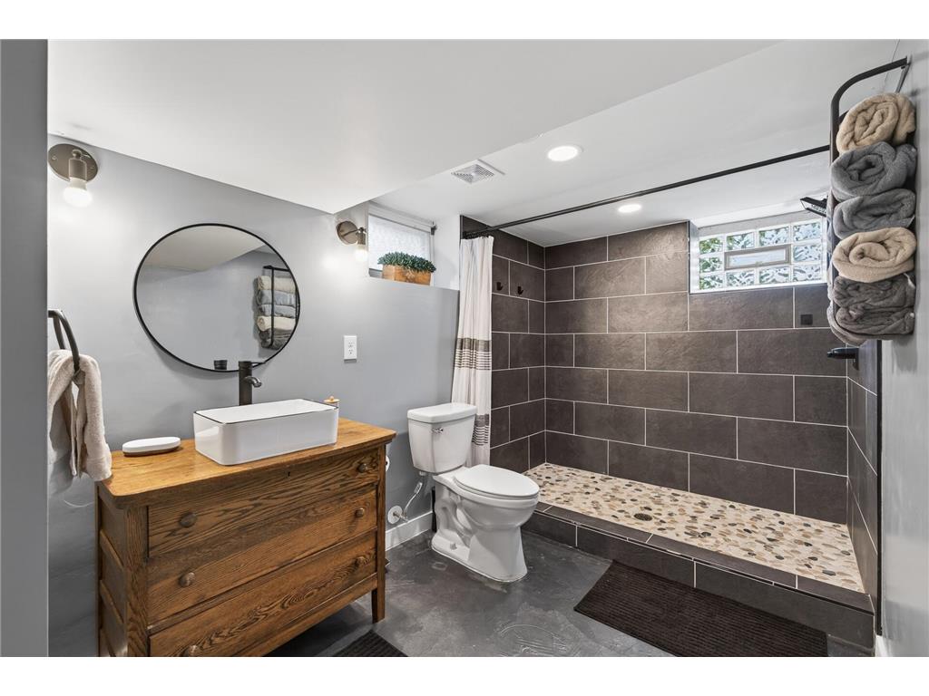 4607 Washington Street NE Columbia Heights MN 55421 7062572 image13