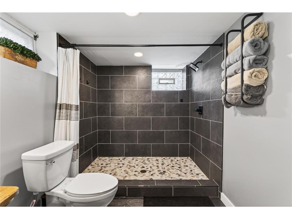 4607 Washington Street NE Columbia Heights MN 55421 7062572 image14