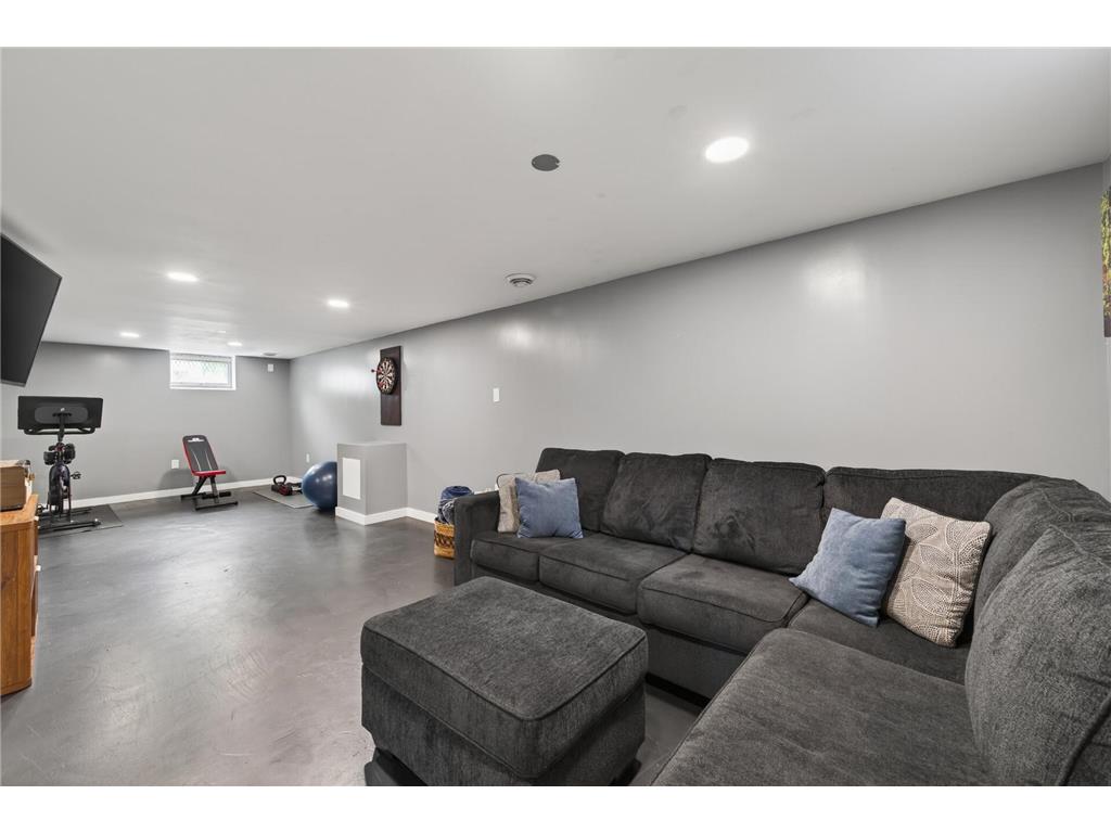 4607 Washington Street NE Columbia Heights MN 55421 7062572 image15