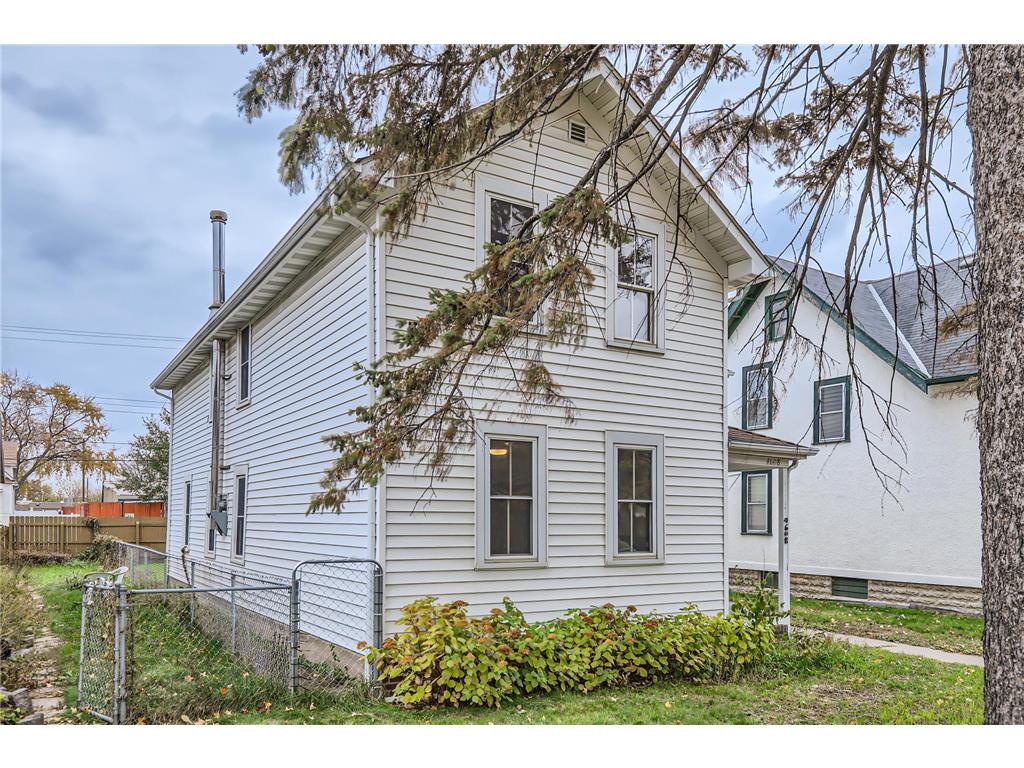 4608 Camden Avenue N Minneapolis MN 55412 6481242 image1