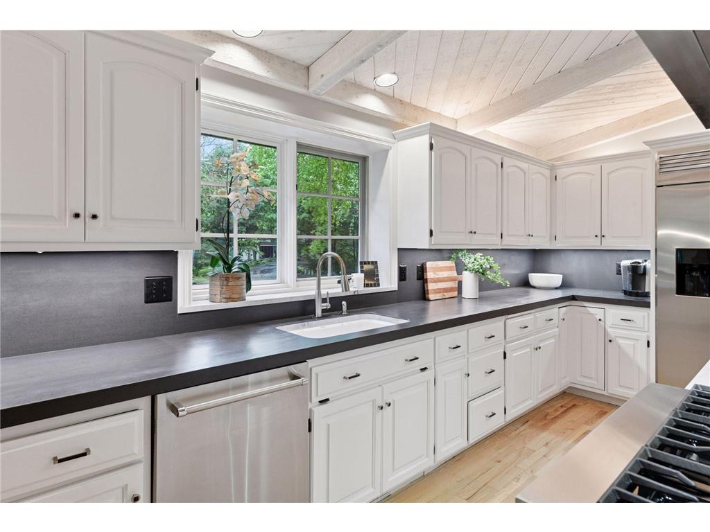 461 Peavey Lane Wayzata MN 55391 6780111 image17