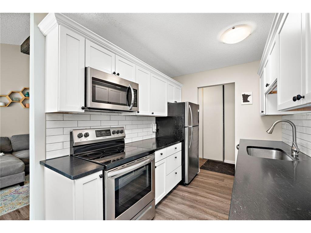 4618 Cedar Lake Road S #6 Saint Louis Park MN 55416 6818269 image1