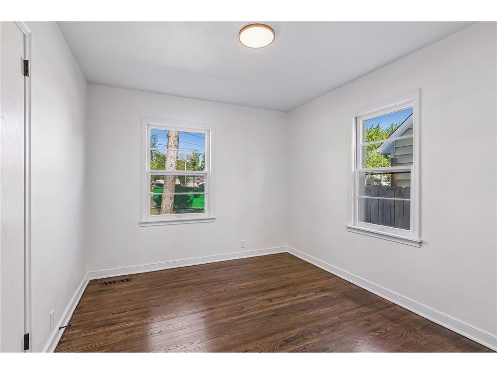 4618 Thomas Avenue N Minneapolis MN 55412 7073774 image16