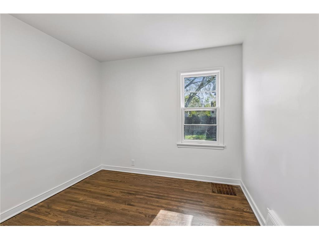 4618 Thomas Avenue N Minneapolis MN 55412 7073774 image17