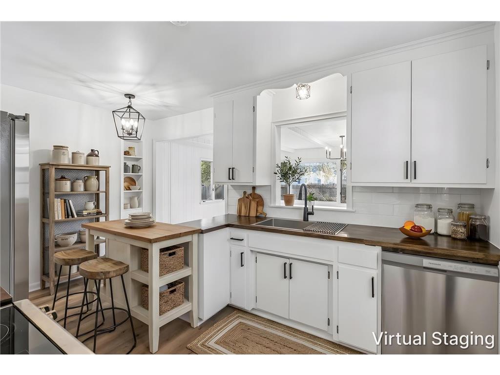 4618 Thomas Avenue N Minneapolis MN 55412 7073774 image3