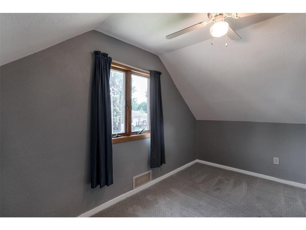 462 E Washington Street Le Center MN 56057 7083546 image24