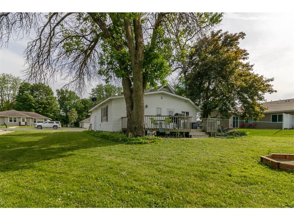 462 E Washington Street Le Center MN 56057 7083546 image37