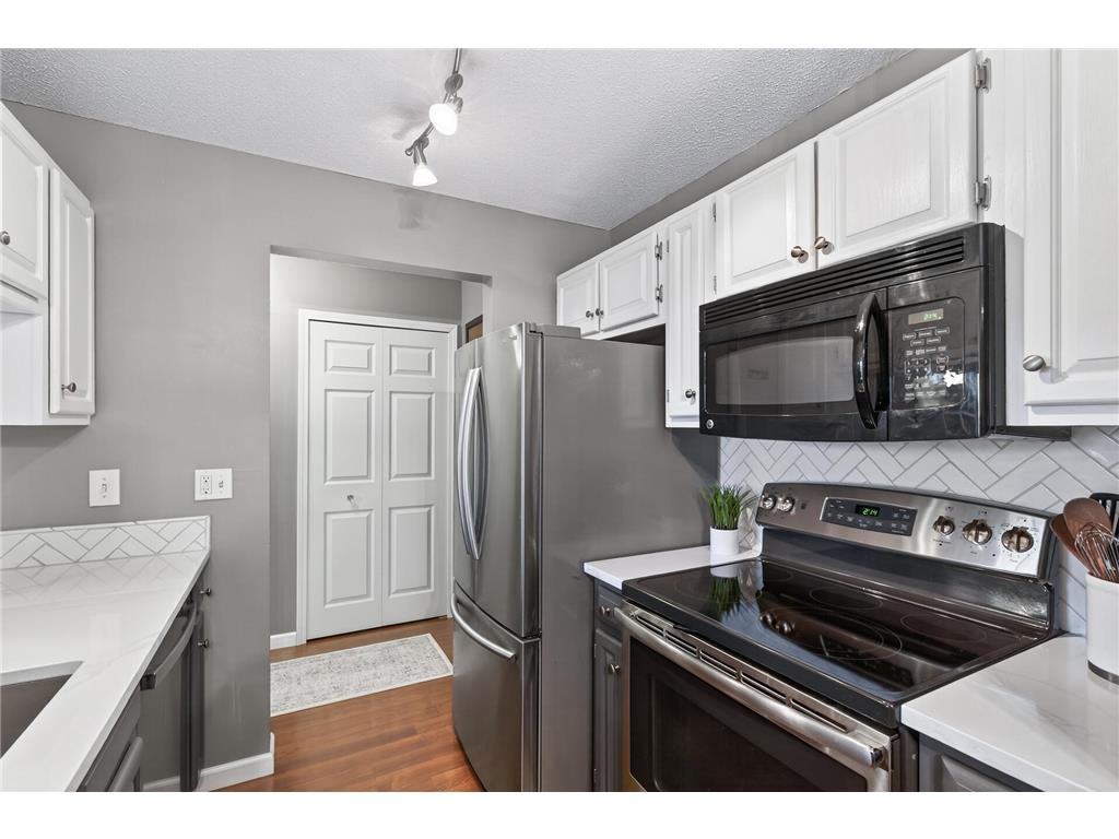 4625 Minnetonka Boulevard #204 Saint Louis Park MN 55416 7022647 image6