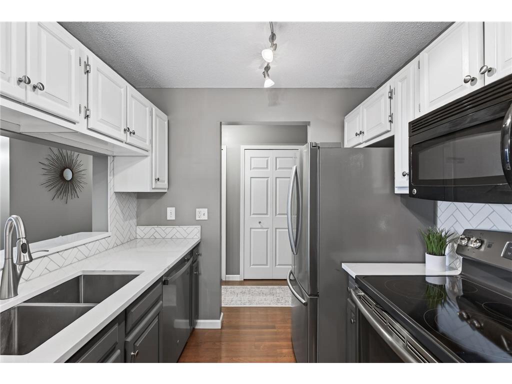 4625 Minnetonka Boulevard #204 Saint Louis Park MN 55416 7022647 image7