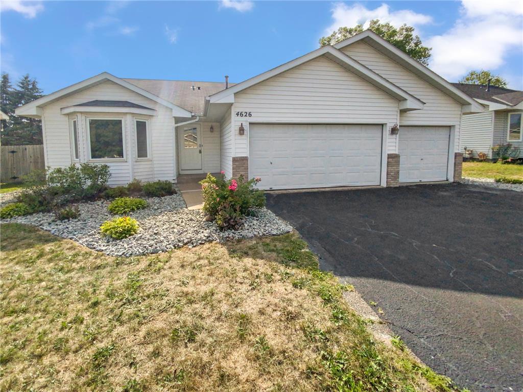 4626 Heather Ridge Road N, Oakdale, MN, 55128 MLS 6403930 Edina Realty