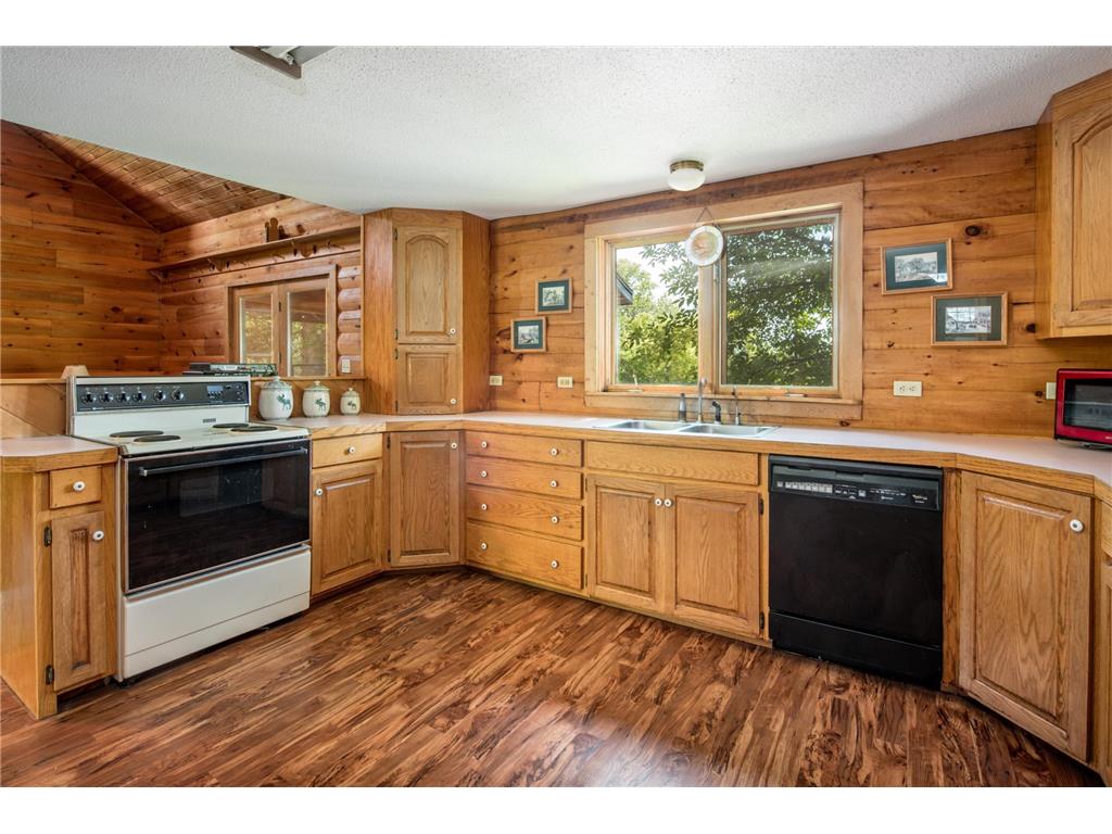 46283 Wintermute Lane, Morris, MN, 56267 MLS 6410802 Edina Realty