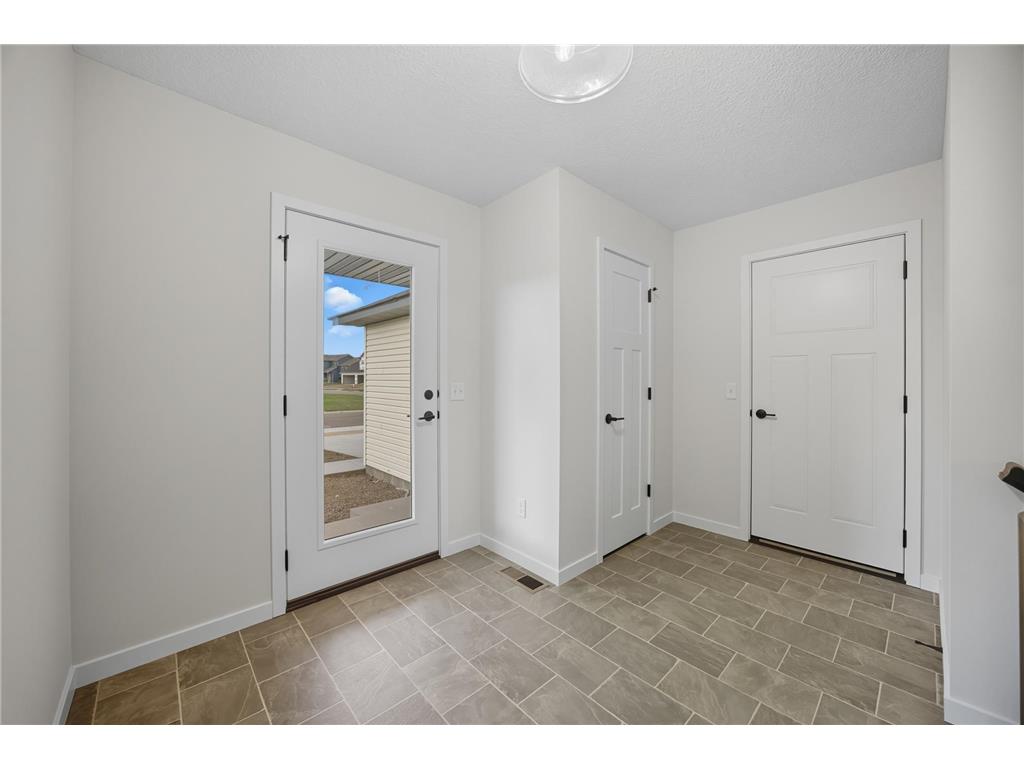 4631 9th Street NE Saint Cloud MN 56304 7049725 image6