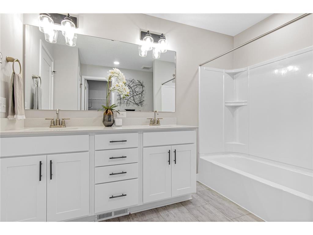 4634 Atlas Place Woodbury MN 55129 6695311 image10