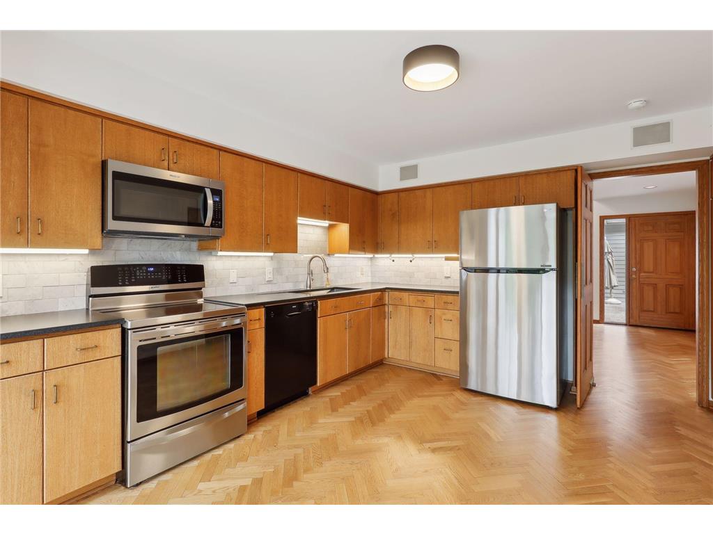 4635 Bayswater Road Shorewood MN 55331 6578416 image1