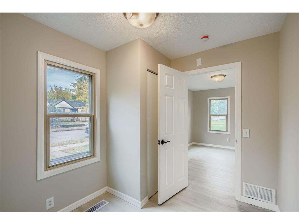 4643 Emerson Avenue N Minneapolis MN 55412 6815458 image10