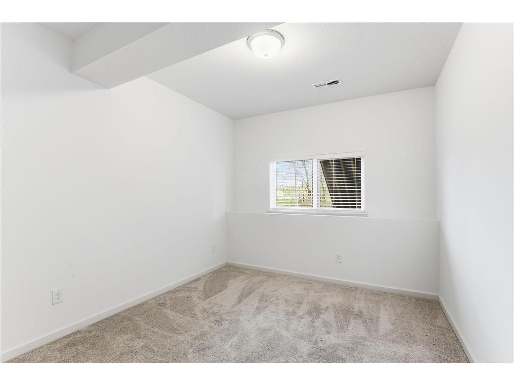 4648 Benjamin Place Woodbury MN 55129 7065517 image21