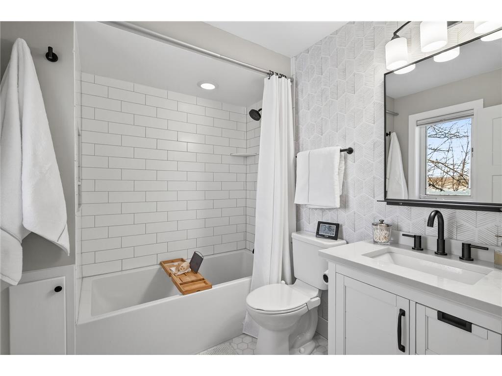 4648 S Lake Sarah Drive Independence MN 55359 - Sarah 7025567 image36