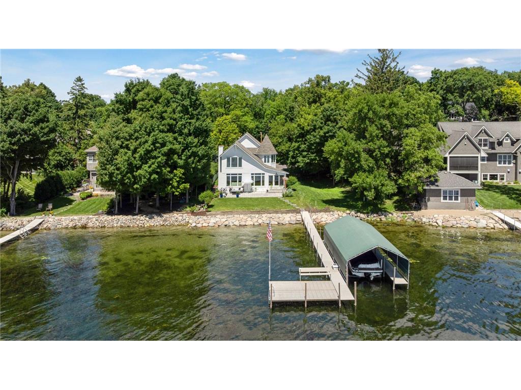 465 Lakeview Avenue Tonka Bay MN 55331 - Lake Minnetonka 6748408 image1