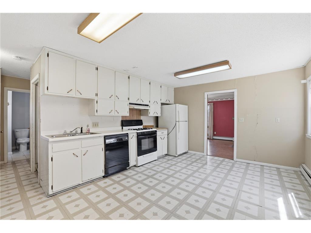 465 W 2nd Street Rush City MN 55069 7059298 image10