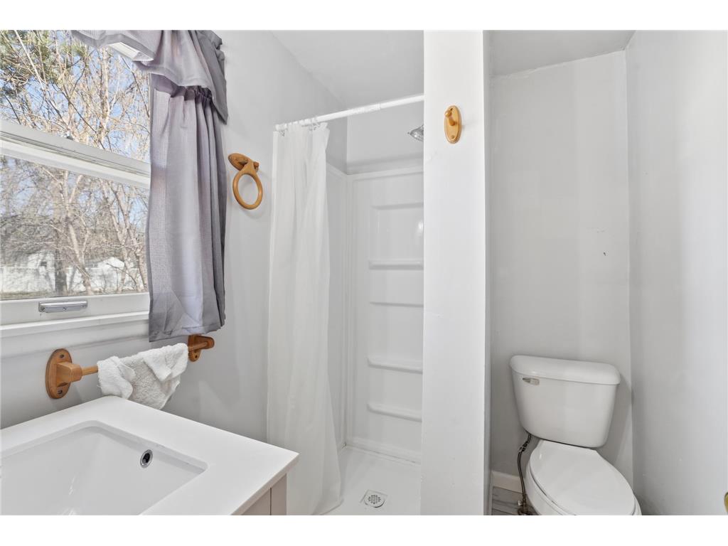 465 W 2nd Street Rush City MN 55069 7059298 image11
