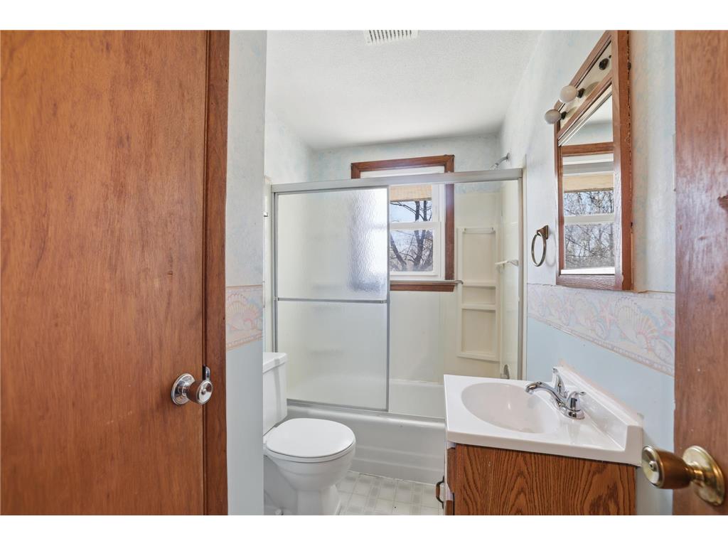 465 W 2nd Street Rush City MN 55069 7059298 image19