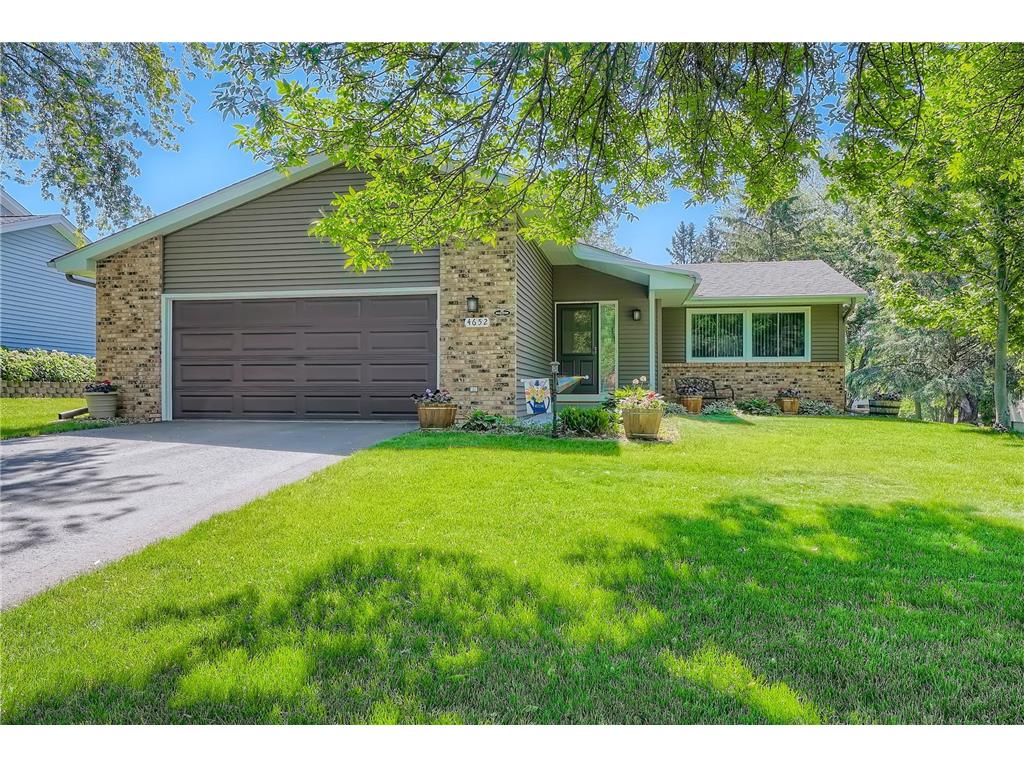 4652 Kingsbury Drive, Eagan, MN 55122 MLS 6225062 Edina Realty