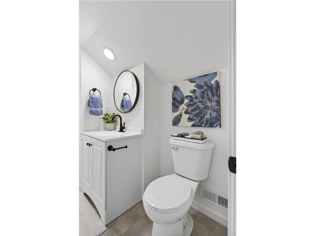 4653 Portland Avenue Minneapolis MN 55407 7085038 image27
