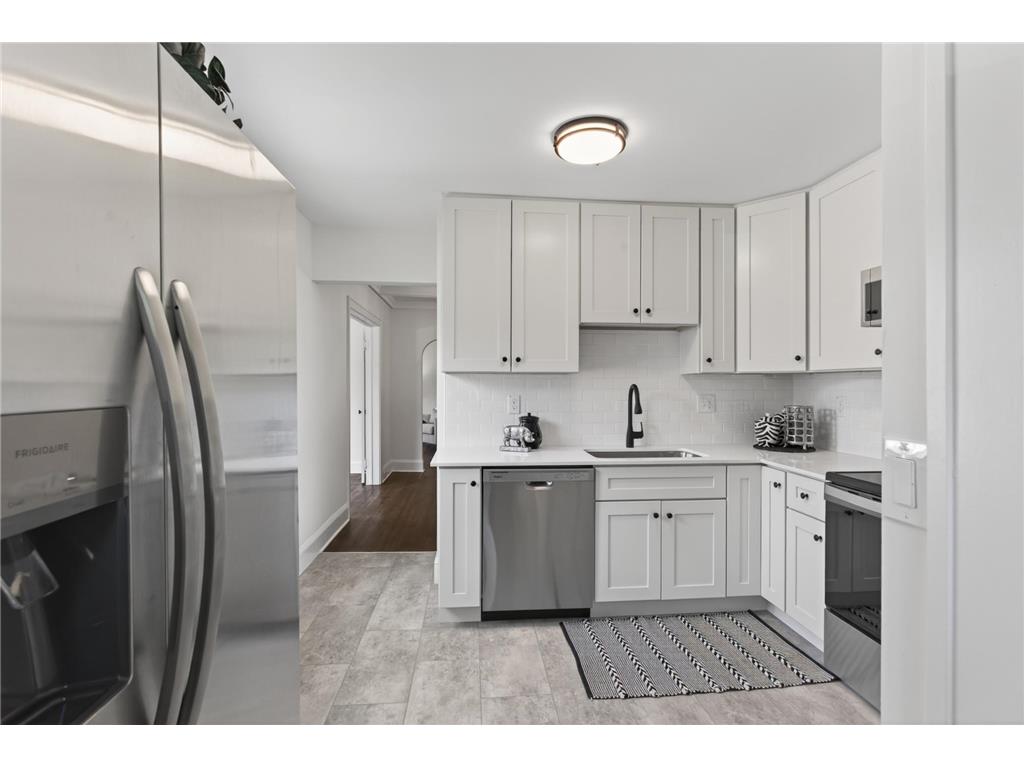 4653 Portland Avenue Minneapolis MN 55407 7085038 image9