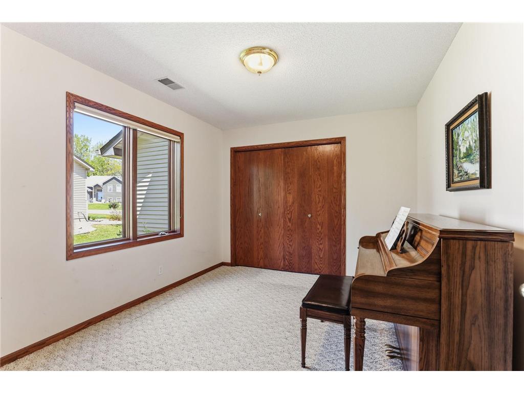 4676 Hamlet Avenue N Oakdale MN 55128 7063569 image14