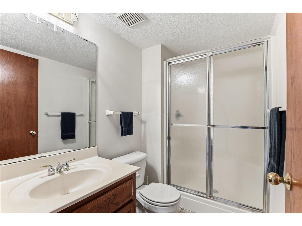 4676 Hamlet Avenue N Oakdale MN 55128 7063569 image16