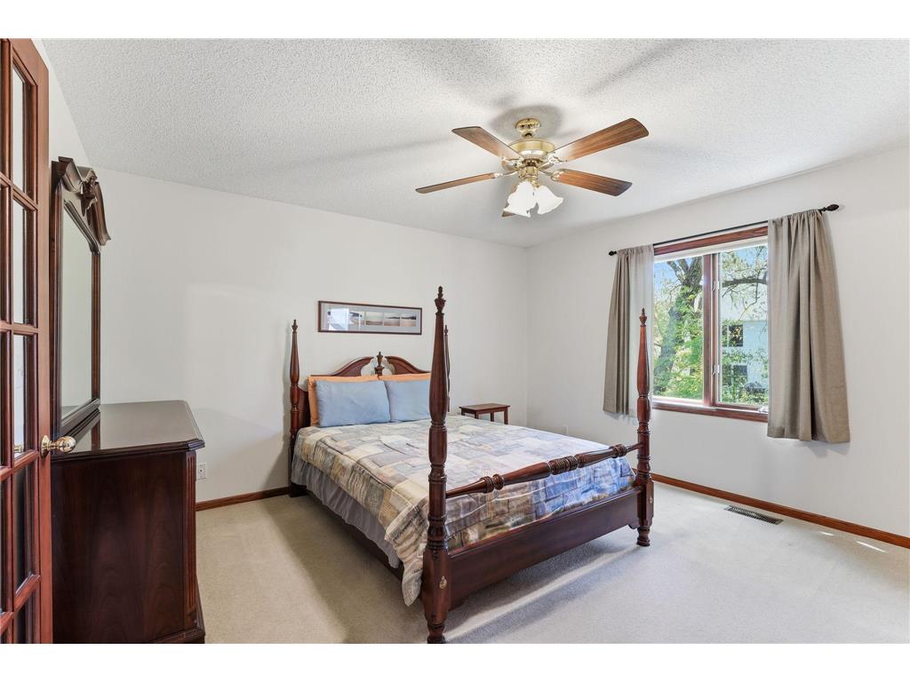 4676 Hamlet Avenue N Oakdale MN 55128 7063569 image19