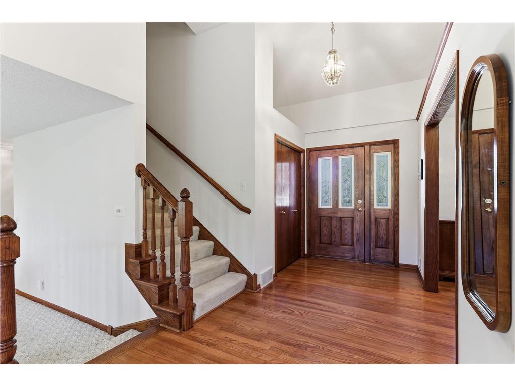 4676 Hamlet Avenue N Oakdale MN 55128 7063569 image2