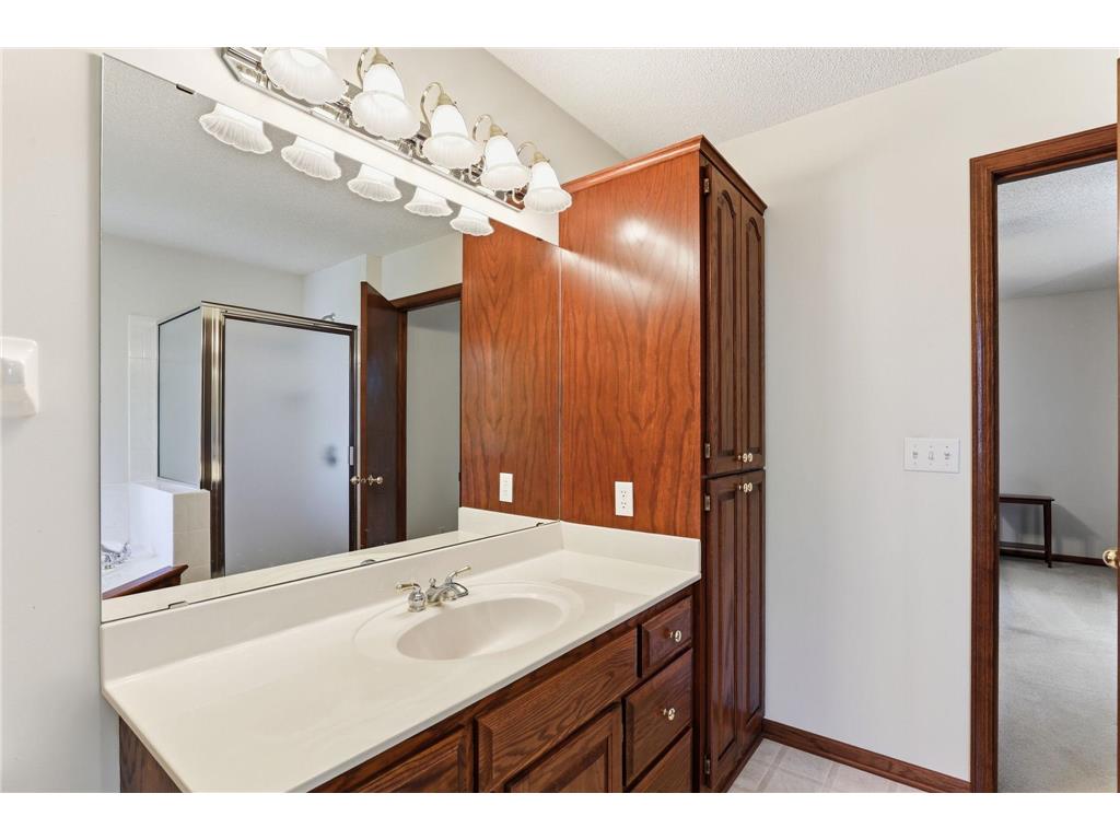 4676 Hamlet Avenue N Oakdale MN 55128 7063569 image23