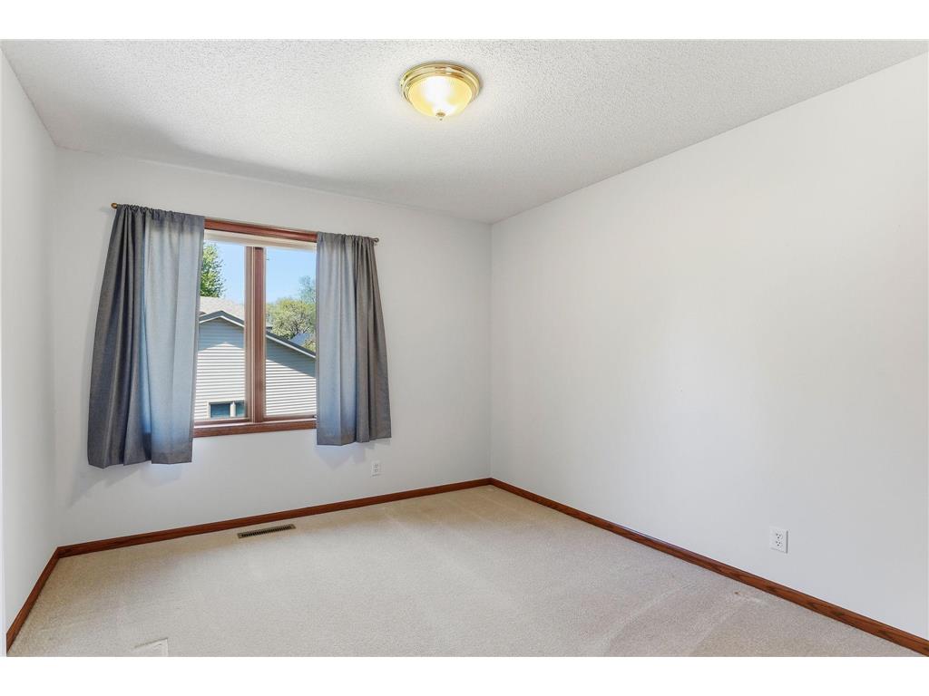 4676 Hamlet Avenue N Oakdale MN 55128 7063569 image27
