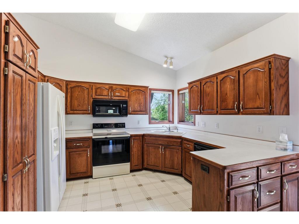 4676 Hamlet Avenue N Oakdale MN 55128 7063569 image8