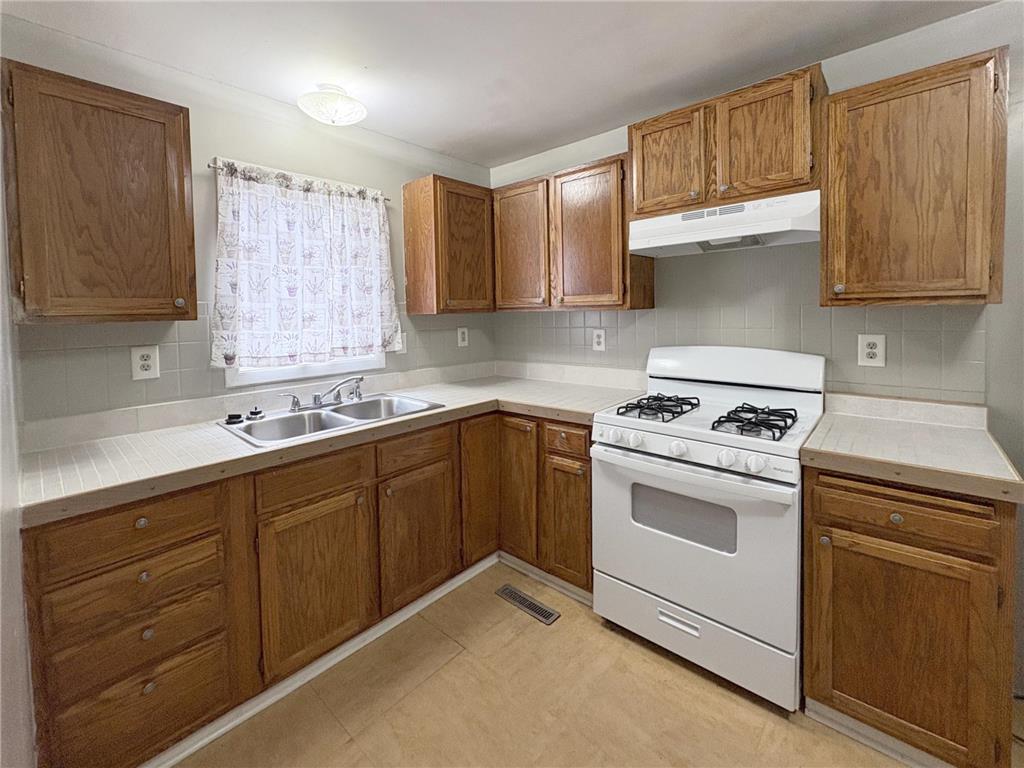 469 Como Avenue Saint Paul MN 55103 6812452 image8