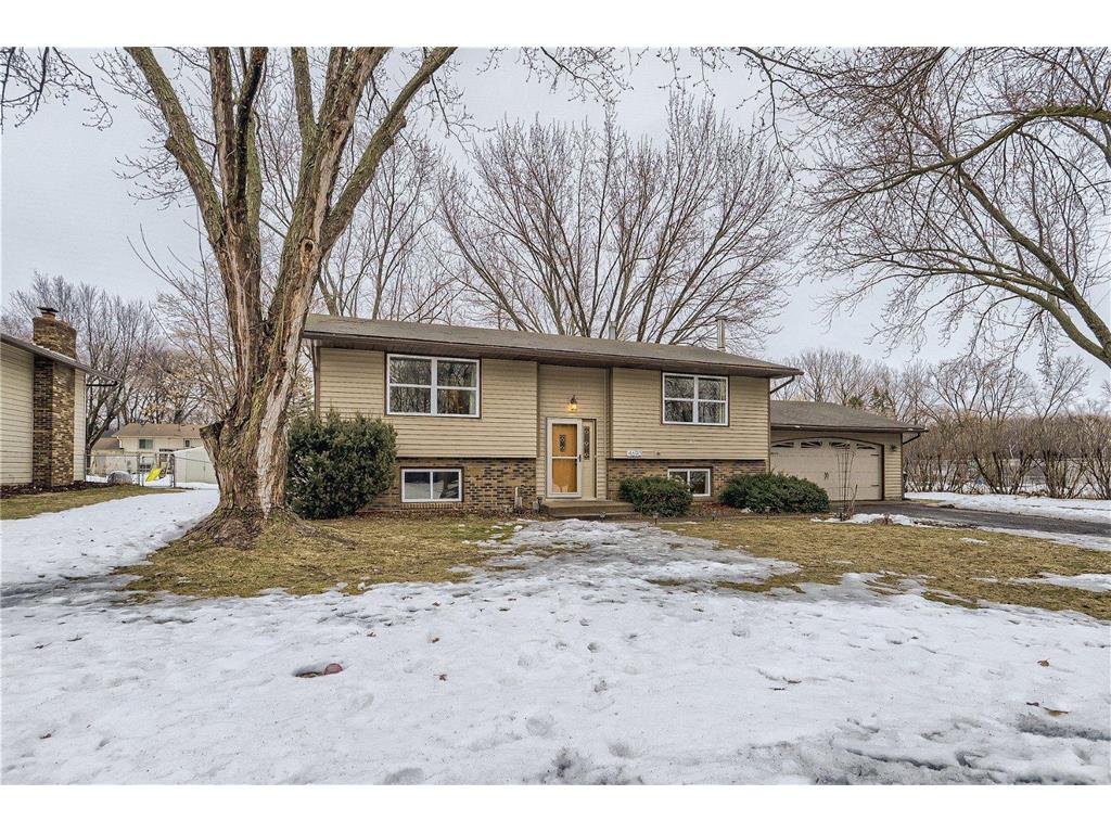 4690 Kevin Lane, Shoreview, MN, 55126 MLS 6349037 Edina Realty