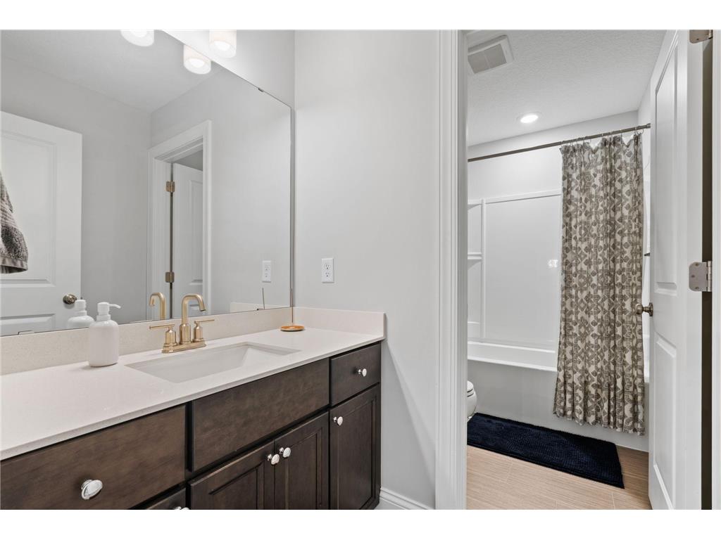 4694 128th Circle NE Blaine MN 55449 7003905 image33